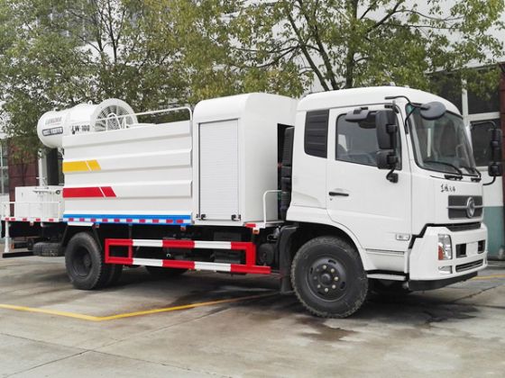 11噸多功能抑塵灑水車 11噸多功能抑塵灑水車